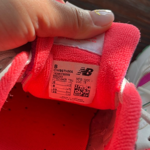 New Balance 997H - Picture 2 of 4